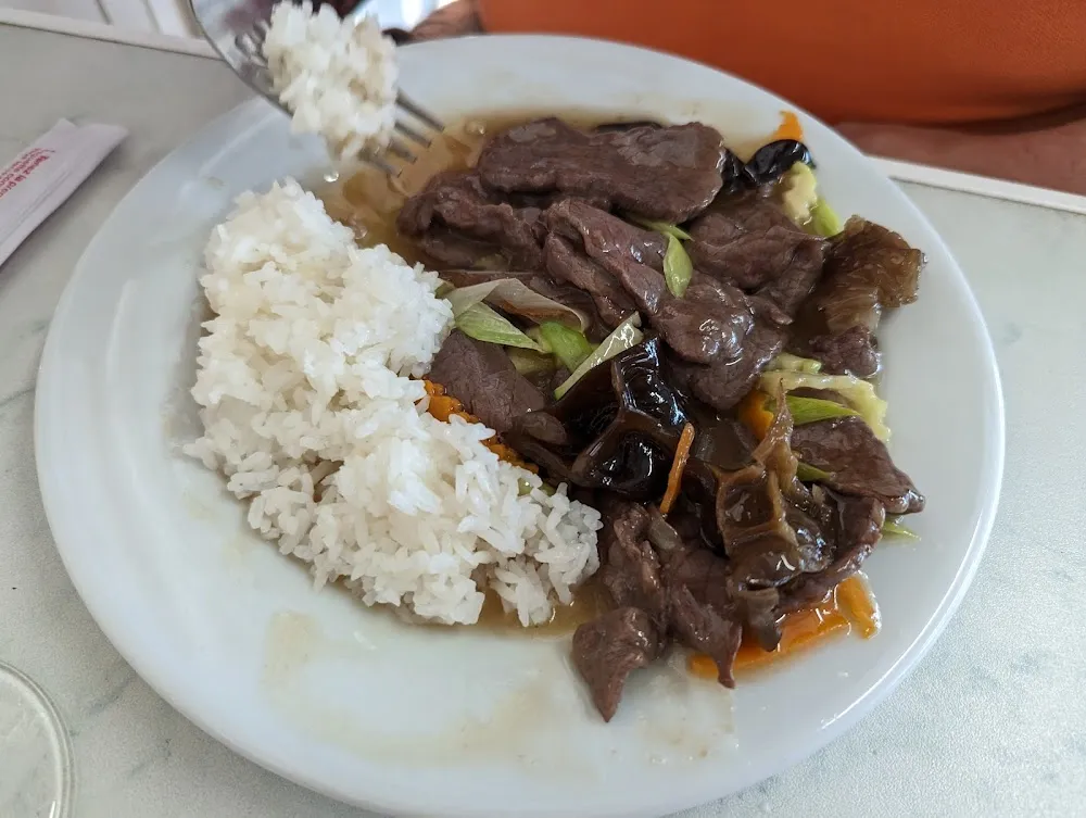 Boeuf A L'ananas Frais Et Champignons Noirs